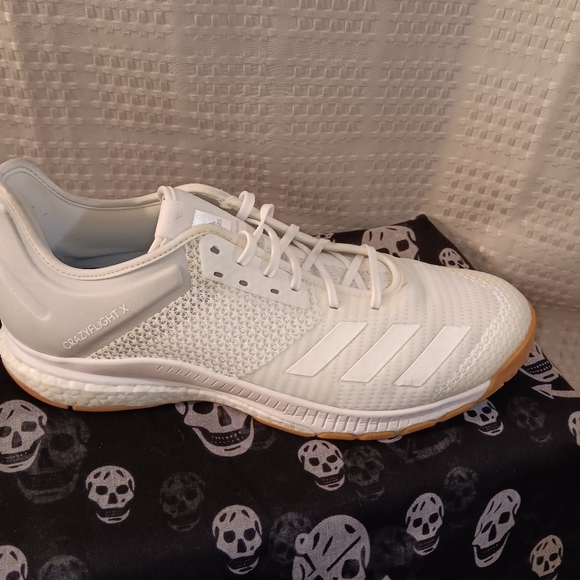 Mens Adidas Athletic shoes - Picture 6 of 12